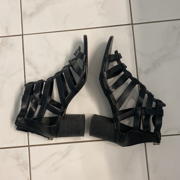 BCBG generation black leather Gladiator rear zipper sandal 10 - Picture 2 of 7